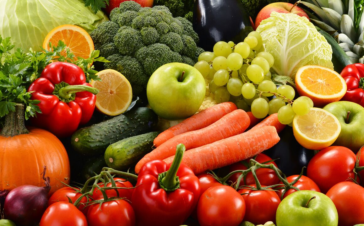 In case of exacerbation of the cystitis, the menu must include fresh fruits and vegetables